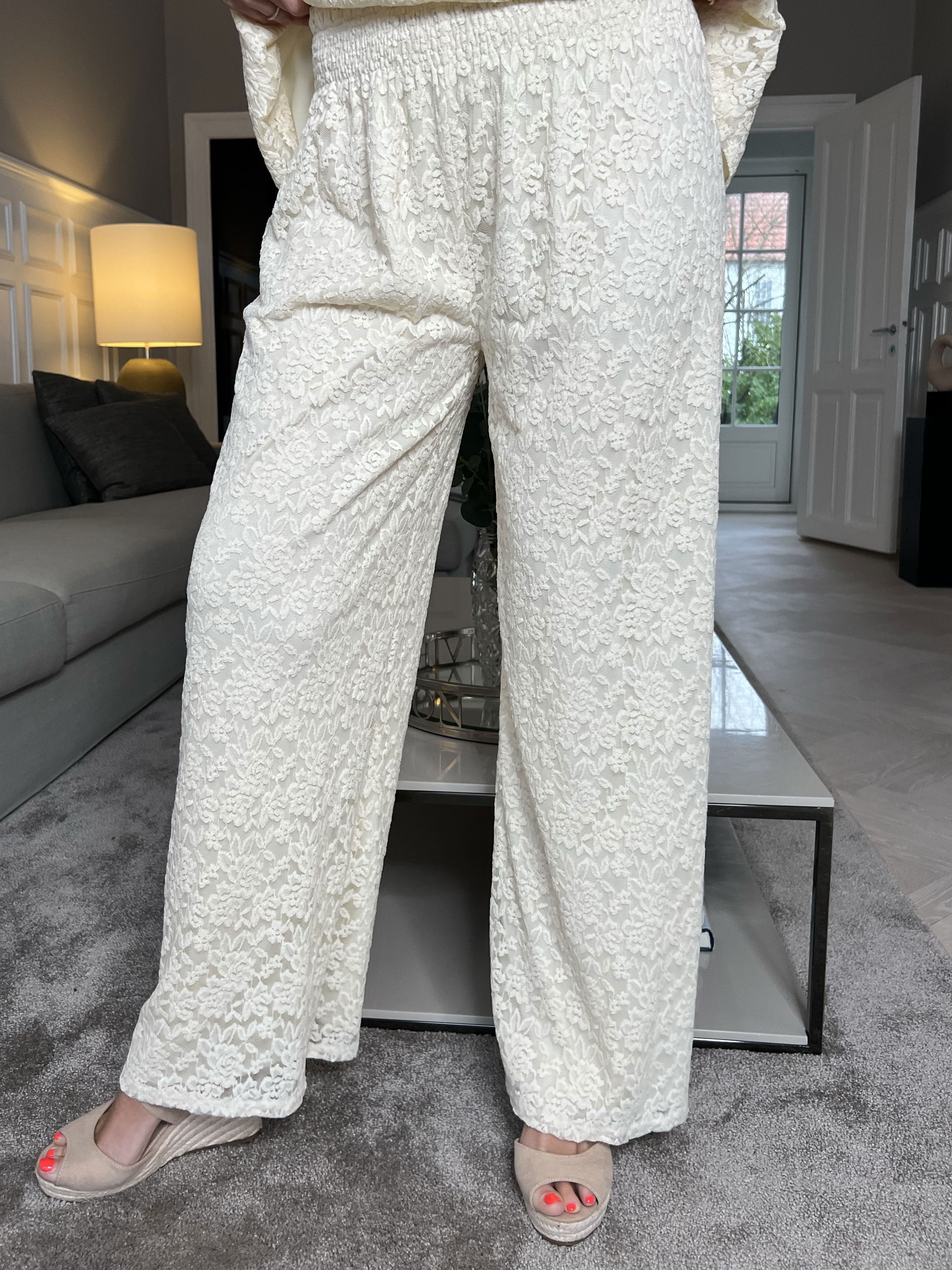 Pams Lace Pants - Lösa spetsbyxor med resår